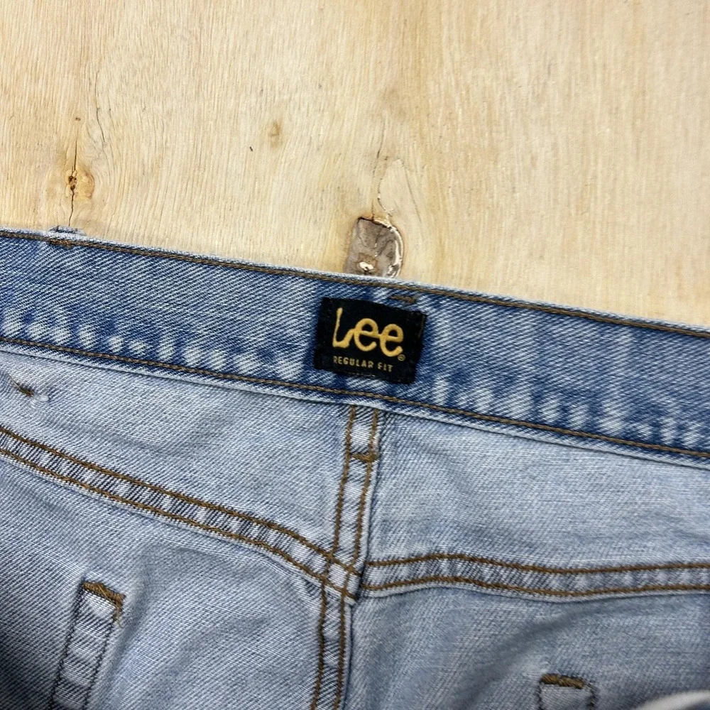 Lee Regular Fit Jeans Mens 42x30 Light Wash Blue Denim Straight Pants Casual